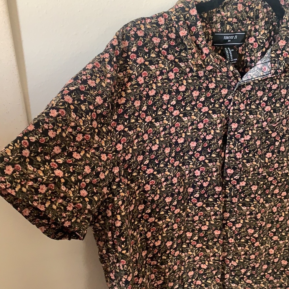 Floral button down with pocket in front